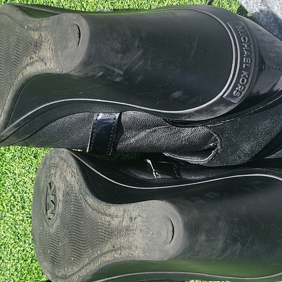 MICHAEL KORS Black Patent LIZZIE Hi Top Wedge Platform Sneakers, signs of wear - Picture 4 of 4